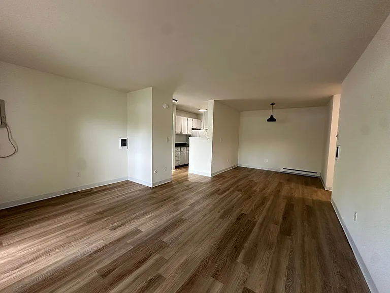 University Park Apartments near Cornell University — Photo 333