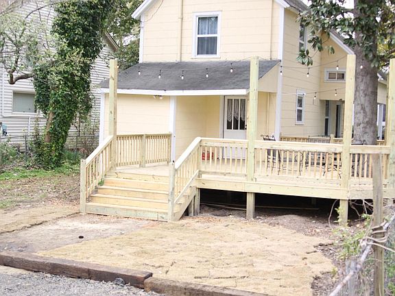 Here is your massive party deck ...with accent lights!!!