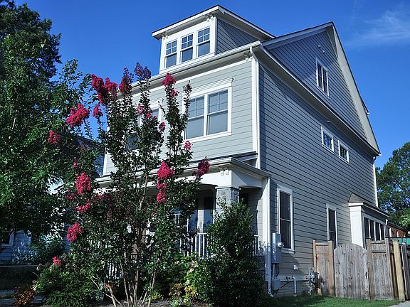 3rd image of 904 N Cleveland St