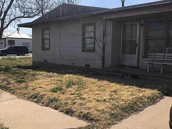 3rd image of 1303 N Tom Green Ave