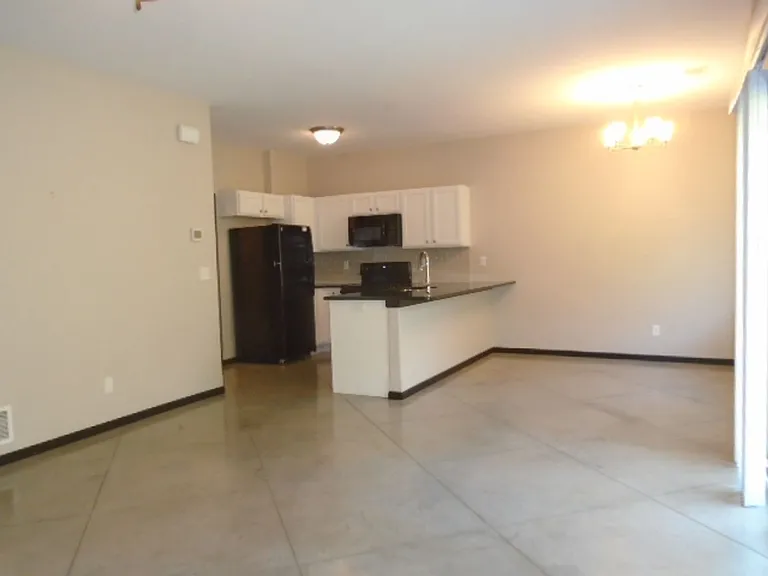 1421 Paddington Cir — Photo 4