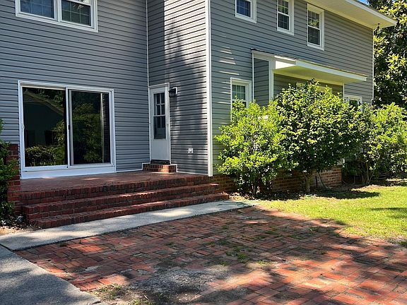2nd image of 901 SE Greenville Blvd
