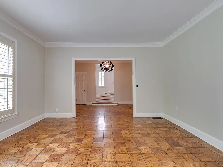 186 S Belvedere Blvd — Photo 4