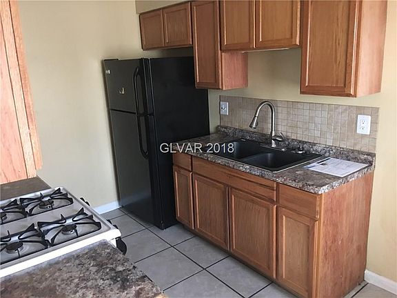 5th image of 5248 Pebble Beach Blvd APT B