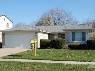 27140 Sutherland St, Southfield, MI 48076