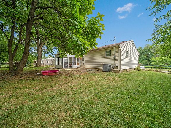 4th image of 3841 Dresden St