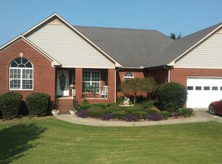 909 Ridgeway Dr, Oneonta, AL 35121