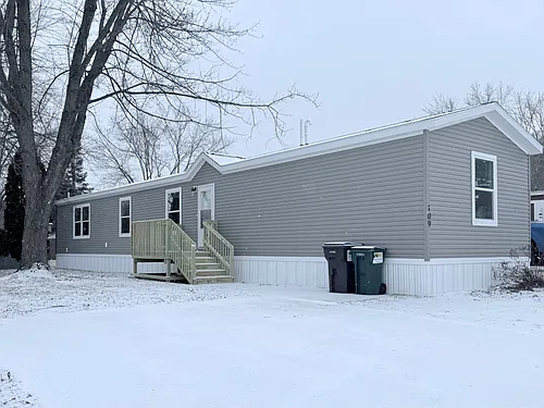 4400 La Salle St Photo 1