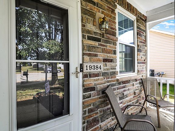 2nd image of 19384 Fox Chase Dr