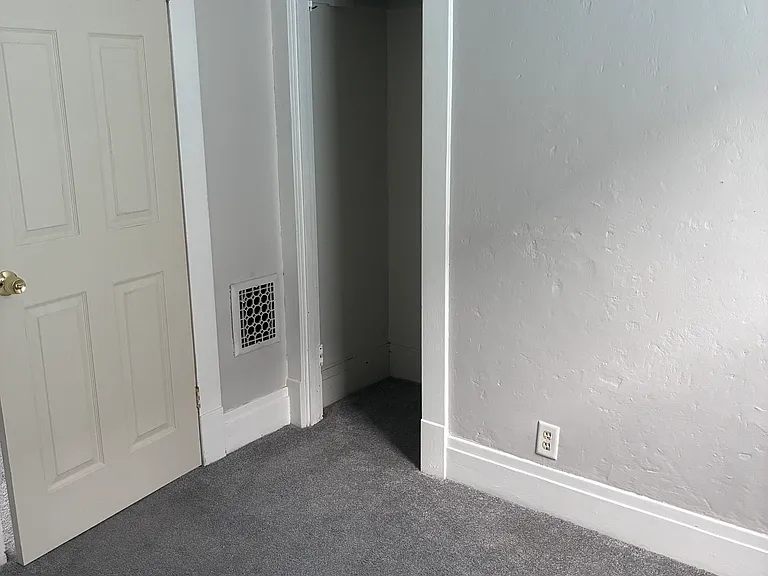 MIddle Bedroom