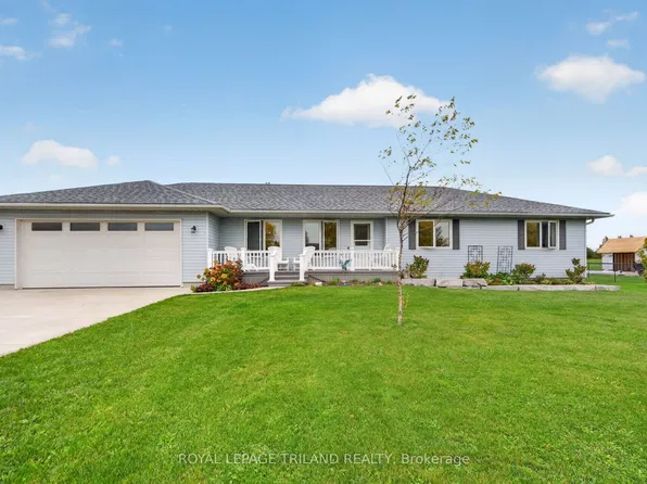 8578 Vance Dr, Lambton Shores, ON N0N 1J7