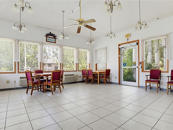 5th image of 308 S Broadway St