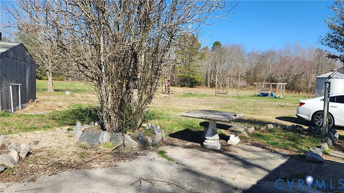 3 bed, 2.0 bath, 1843 sqft, $1,500 — Photo 3