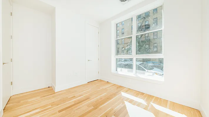 Rented by Nooklyn NYC LLC | media 4