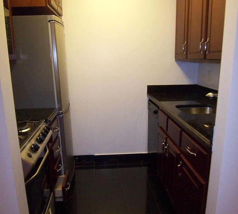1st image of 57 E 77th St Ph B