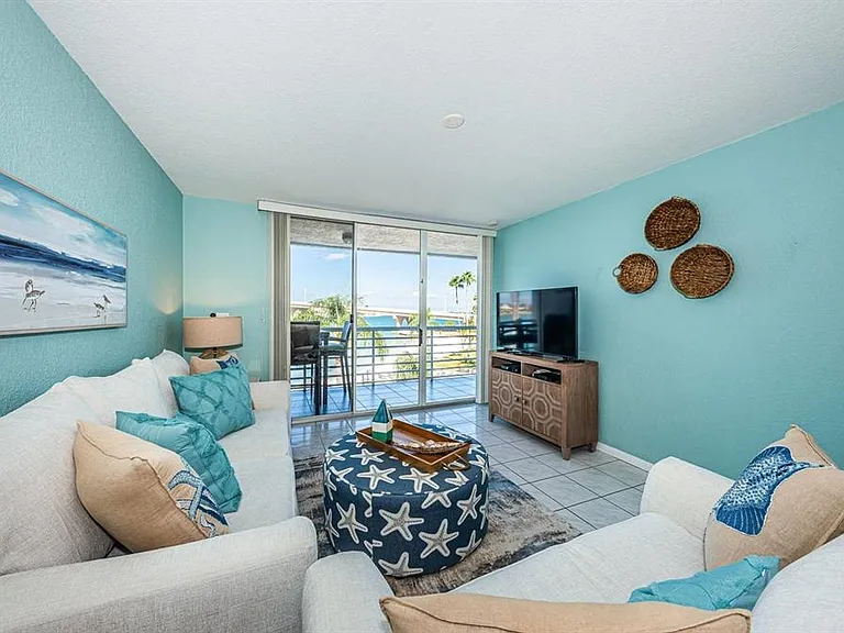 5901 Bahia Del Mar Cir #422 — Photo 8