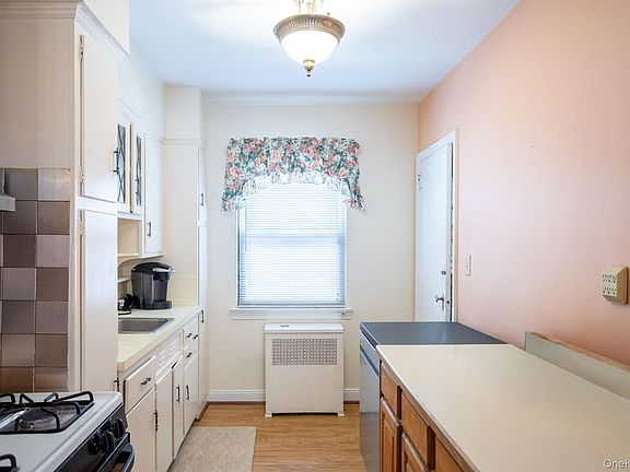 5th image of 76-14 173rd Street