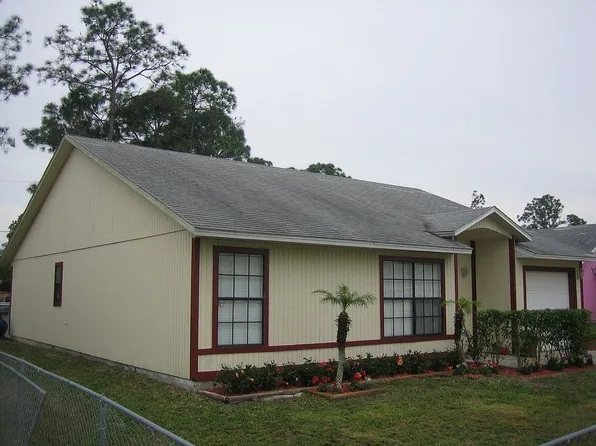 5306 Catts St, Naples, FL 34113