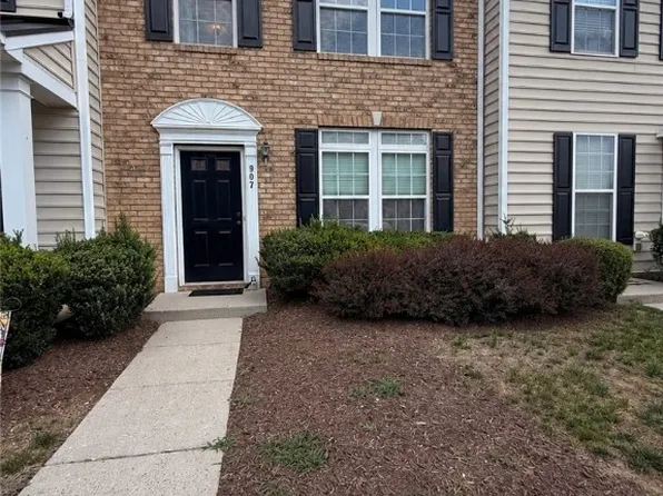 907 Kitty Hamilton Cir, Ashland, VA 23005