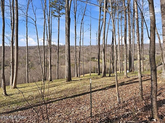 4th image of 180 Hill Rd
