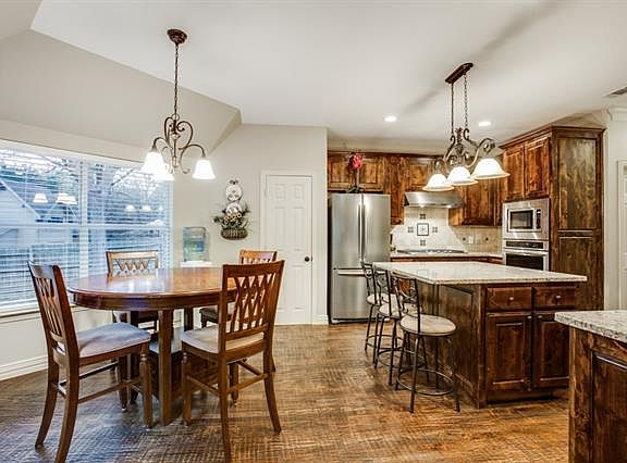 4th image of 3324 Sir Stewart Cir