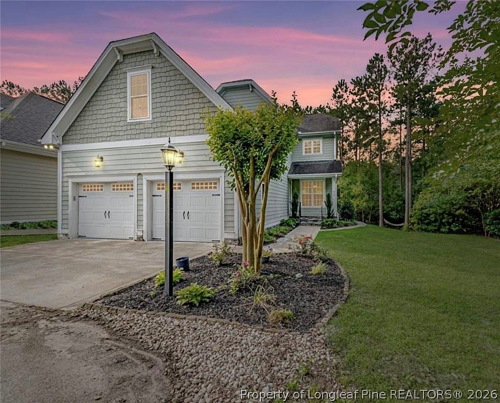 93 Falconridge Dr