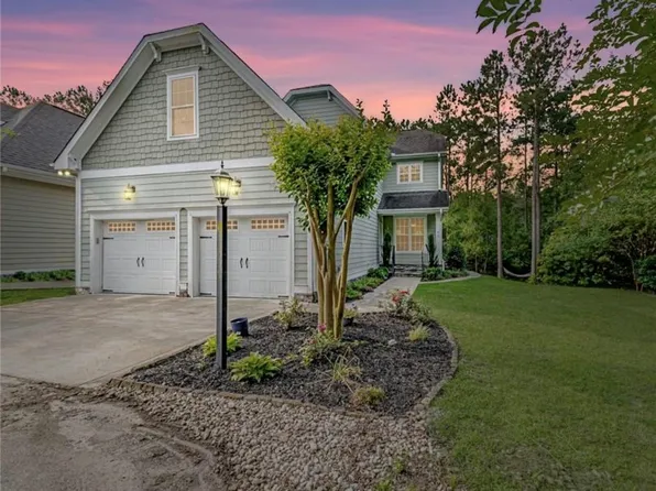 93 Falconridge Dr, Spring Lake, NC 28390