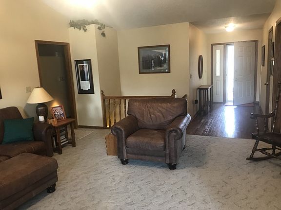 5th image of 4615 Hawthorne Dr