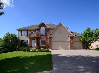 17811 Englewood Cir, Omaha, NE 68135