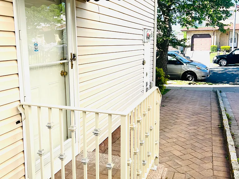 468 Klondike Ave #1 — Photo 7