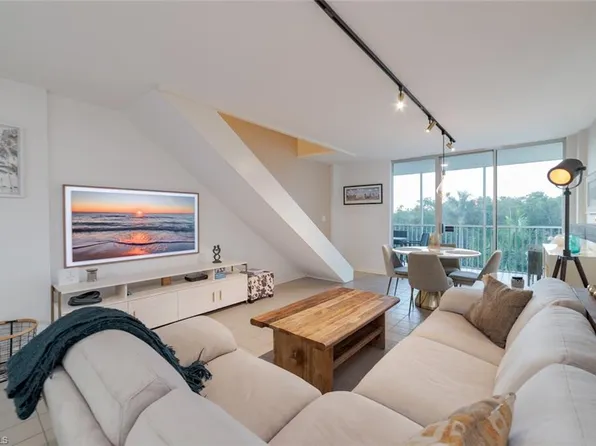 5 Bluebill AVE #305 + 405, NAPLES, FL 34108