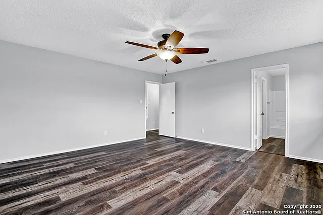 9715 Kashmir Dr — Photo 10