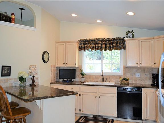 5th image of 1132 SE Teakwood Dr