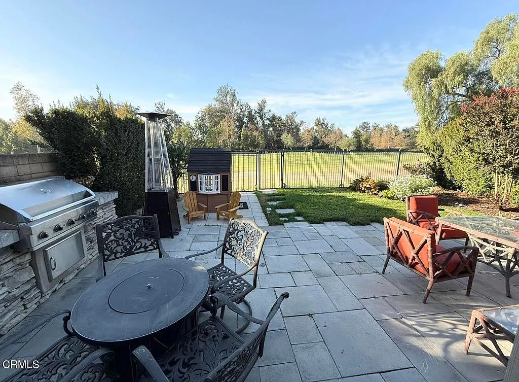 3 bed, 2.5 bath, 2036 sqft, $4,600 — Photo 2