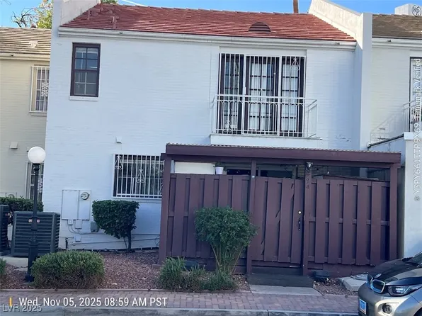 534 Tam O Shanter, Las Vegas, NV 89109