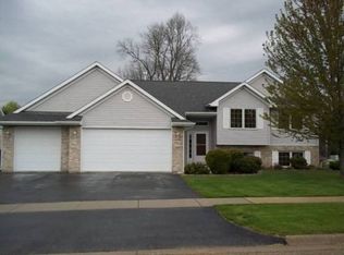 1482 Woodcreek Bnd, Rockford, IL 61108