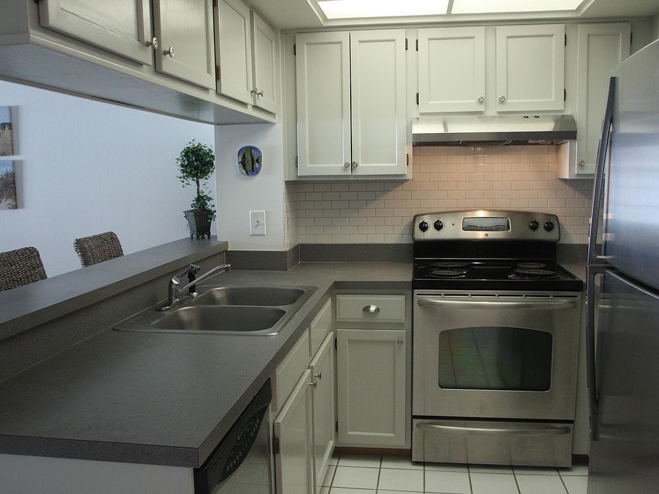 1st image of 19201 Vista Ln APT D2