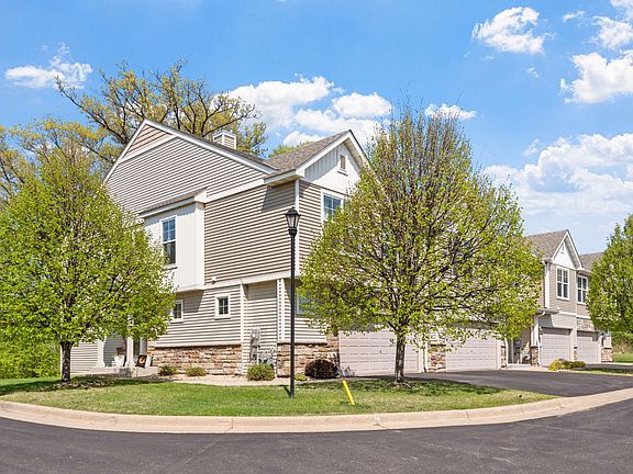 2nd image of 450 Stonewood Ln