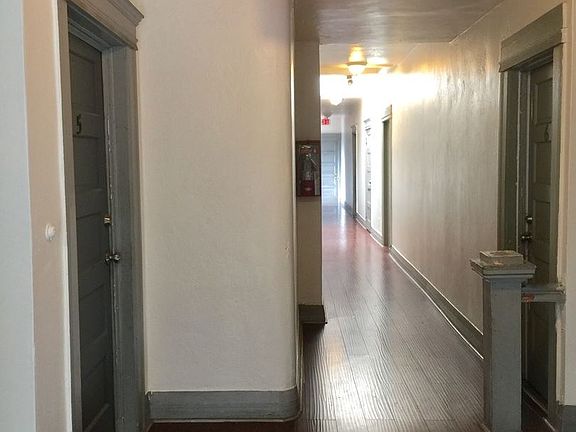 3rd image of 1357 Valencia St APT 5