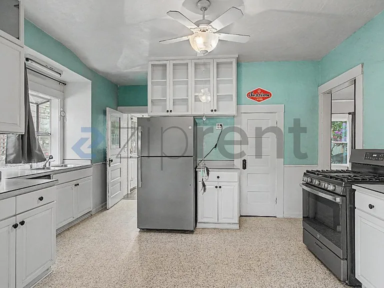 8612 SW 20th Ave — Photo 13