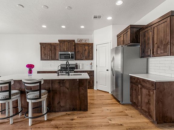 5th image of 1639 E Yant Flat Dr