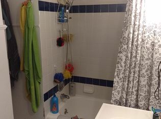 250 Sard Pl APT 1, Highwood, IL 60040