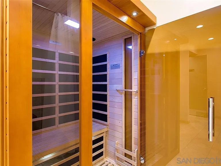 Sauna in men's and women's locker rooms