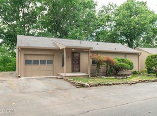 8709 Olde Colony Trl APT 16, Knoxville, TN 37923