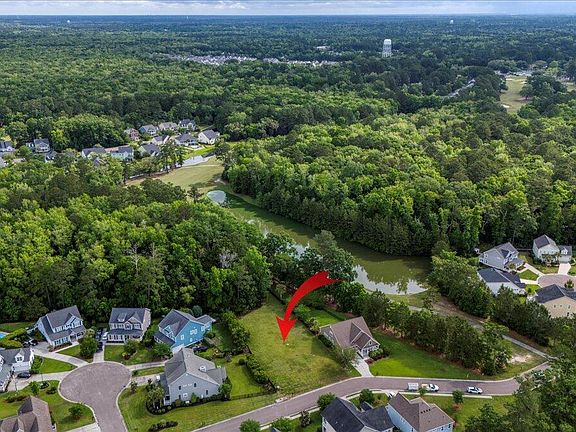 3rd image of 300 Silver Cypress Cir