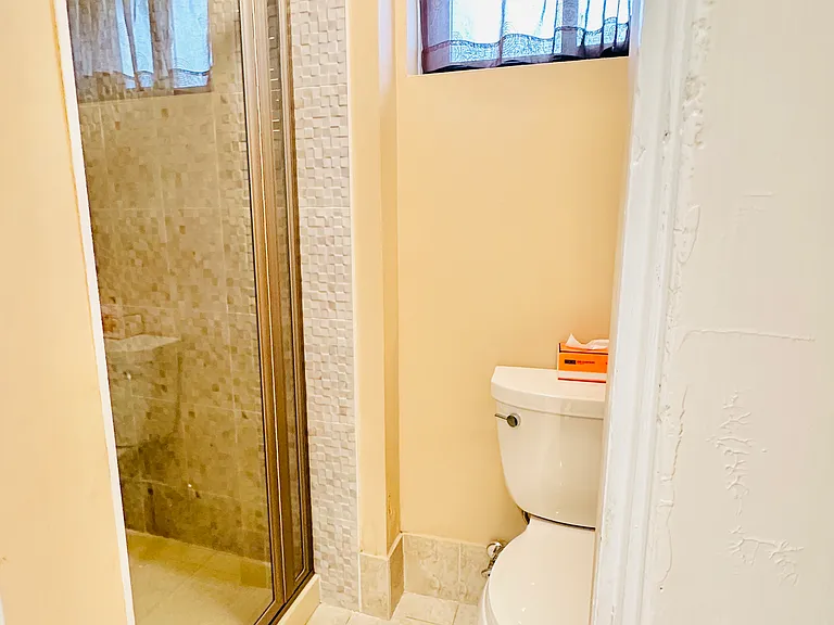 492 Lynn St — Photo 11