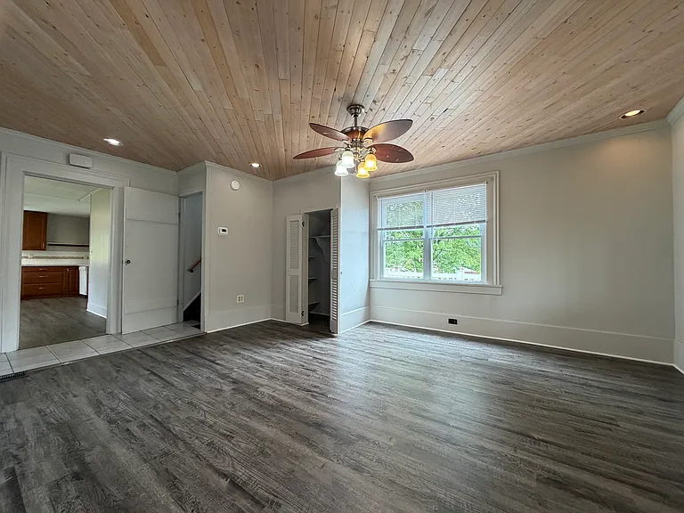 102 W Jefferson St — Photo 15
