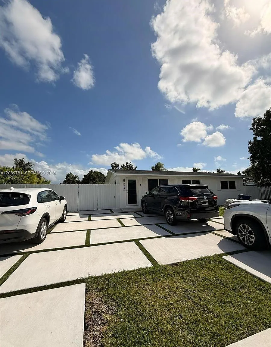 Lee Bell Homes — Photo 1