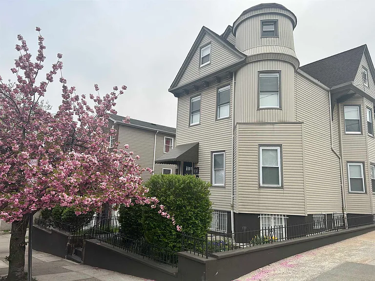 437 Bramhall Ave #1B — Photo 6