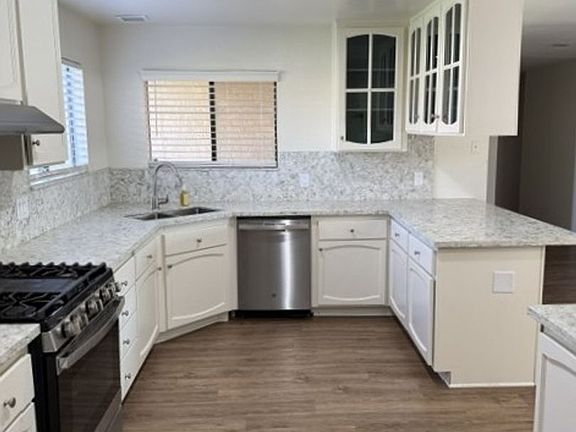 2nd image of 43480 Texas Ave